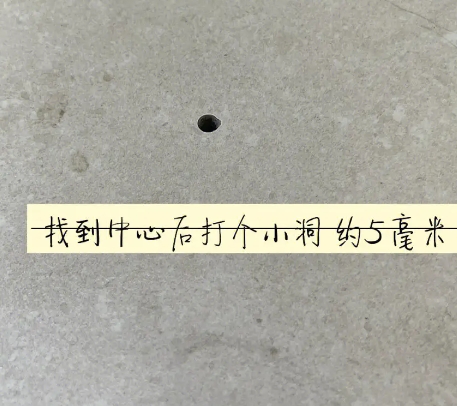 靖江瓷砖空鼓维修公司专业解答在瓷砖铺贴过程中，如果砂料搅拌不均匀，将会带来以下问题